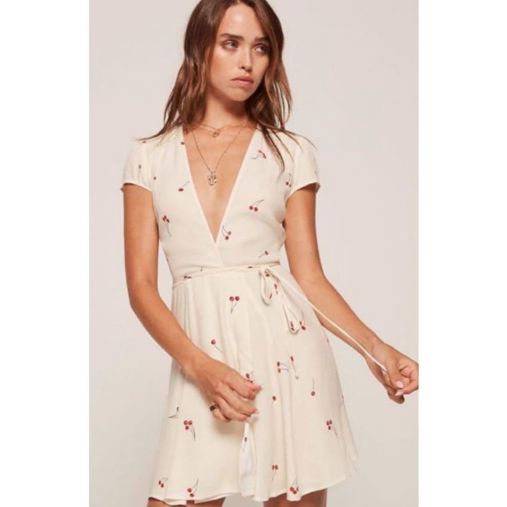 Reformation Raquel Tart Cherry Wrap Dress Size XS Ivory Cream Red - Picture 13 of 14